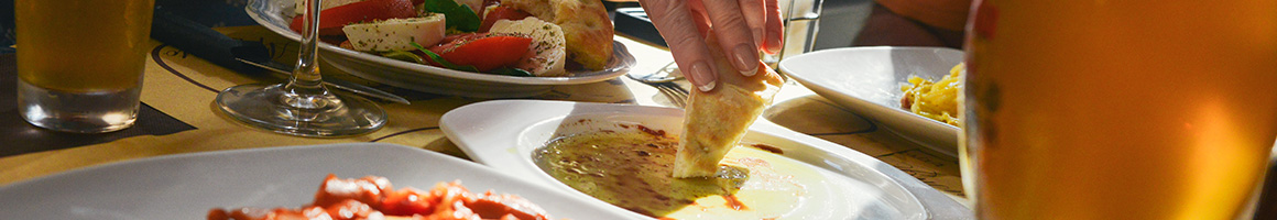 Eating American (Traditional) Chicken Wing Chicken at Cider Mill & Fryer Tuck Chicken restaurant in Portland, OR.